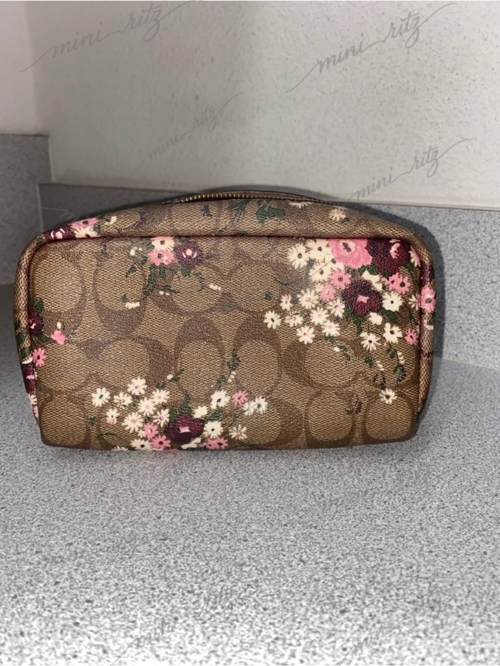 Coach Evergreen Floral Small Boxy Cosmetic Case EUC - Picture 4 of 15